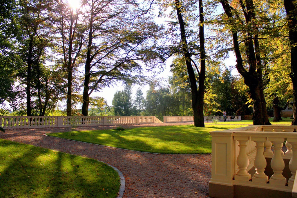 Dwór Sieraków park