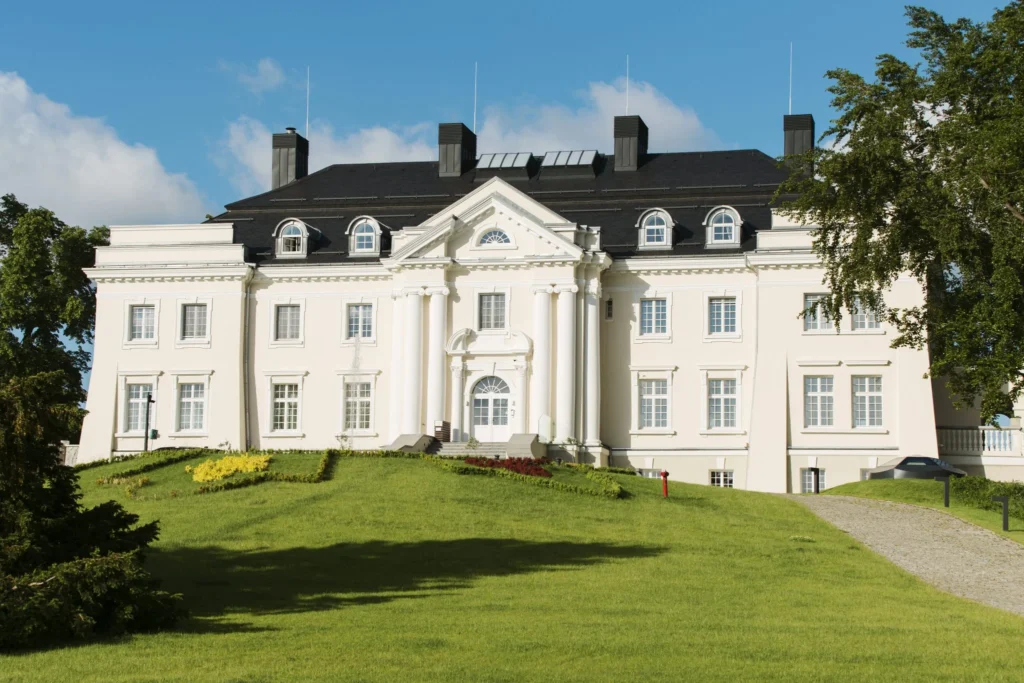 Pałac Komierowo main