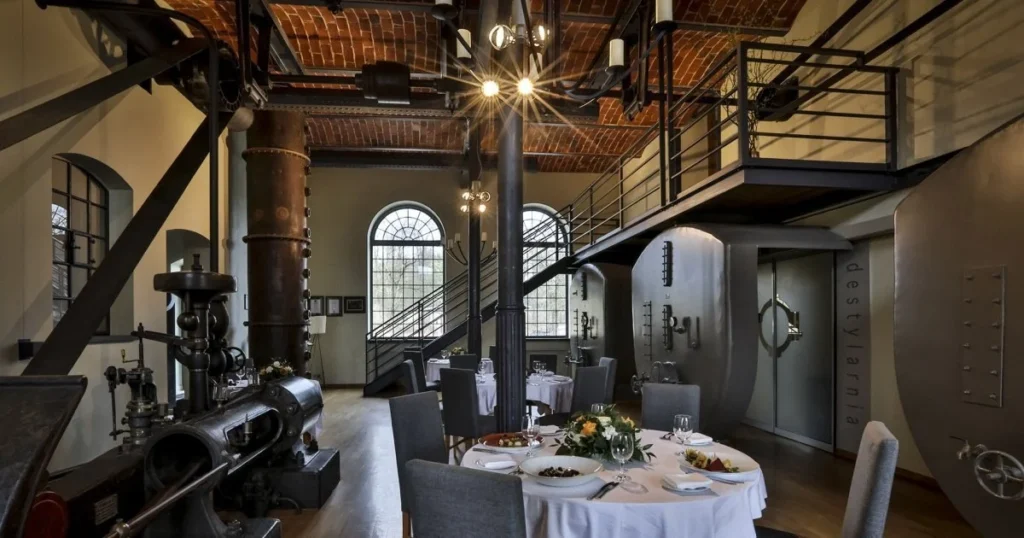 Restauracja Destylarnia Pałać Mierzęcin